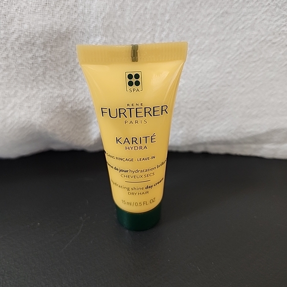 Assorted Skincare Sample Set - Picture 5 of 16